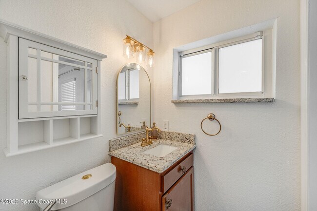 Building Photo - 1185 King St