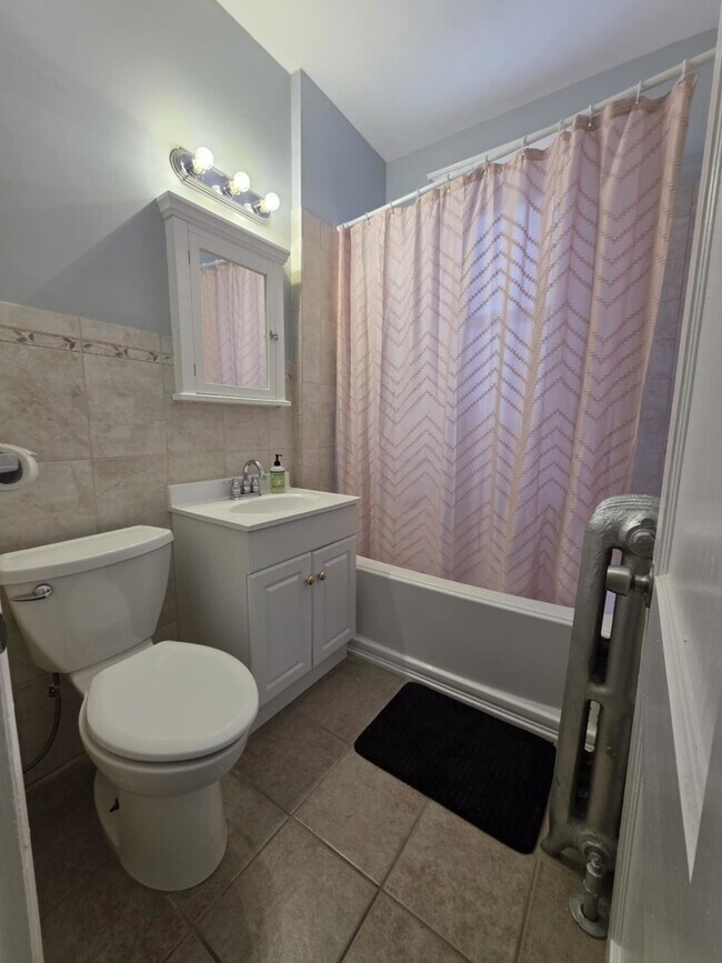 Building Photo - 6946 S Prairie Ave