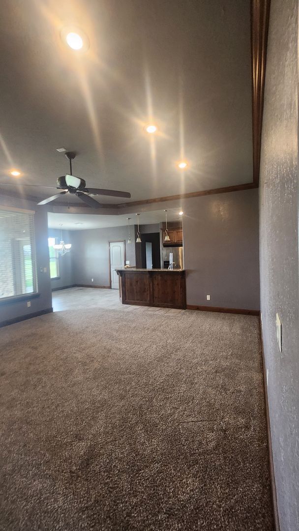 Building Photo - Great Eastside Home