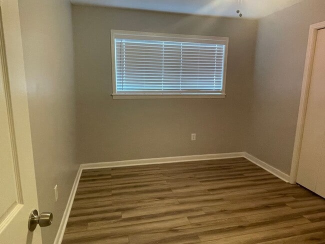 Building Photo - 3 Bedroom Home for Rent in Pearl!
