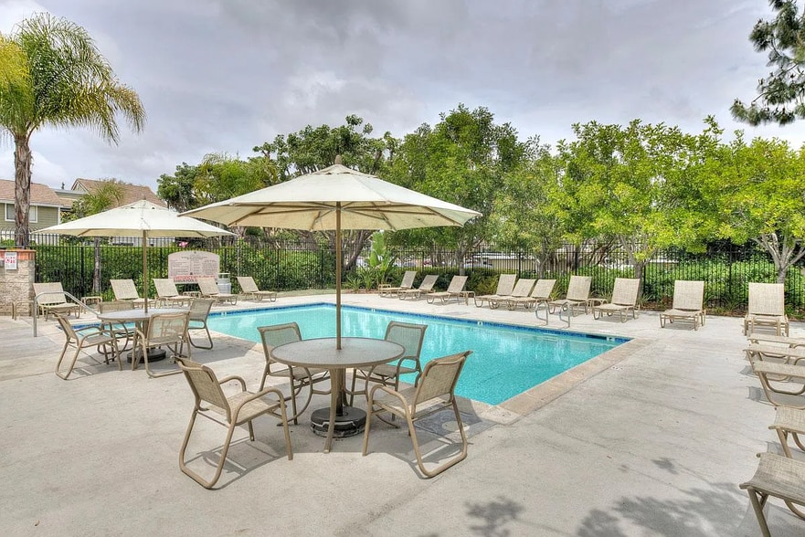 association pool - 14 Coventry Ln