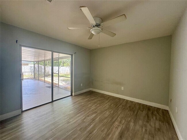 Building Photo - 8515 Sandberry Blvd
