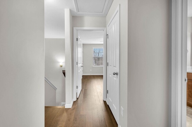 Building Photo - Middle Tennessee Blvd Townhome