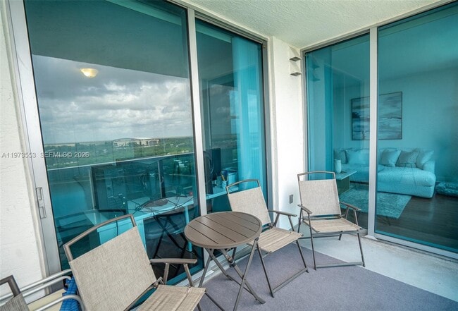 Building Photo - 2641 N Flamingo Rd