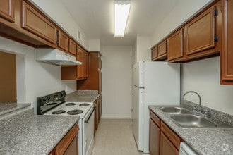 Kitchen - Diamante Apartment Homes