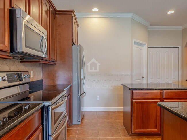 Building Photo - 5109 Legacy Oaks Dr