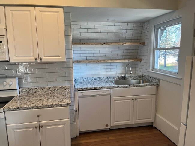 Building Photo - 124 Walnut St