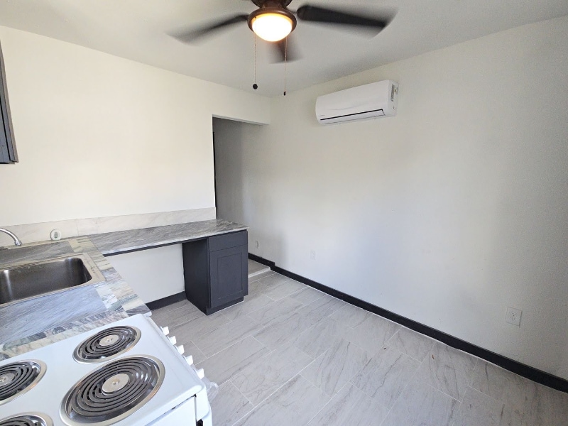 Building Photo - 9010 Linda Vista Rd