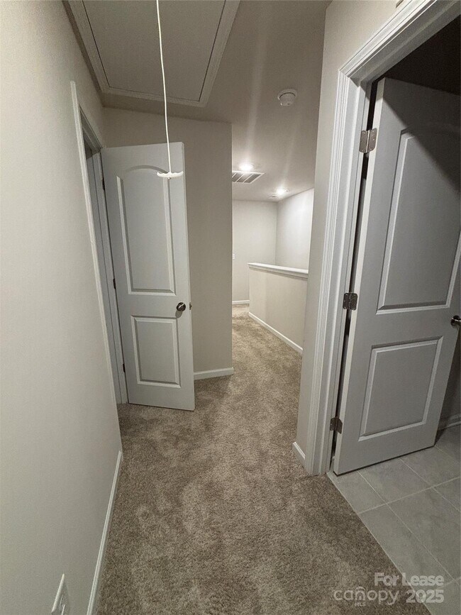 Building Photo - 414 Sagecroft Ln