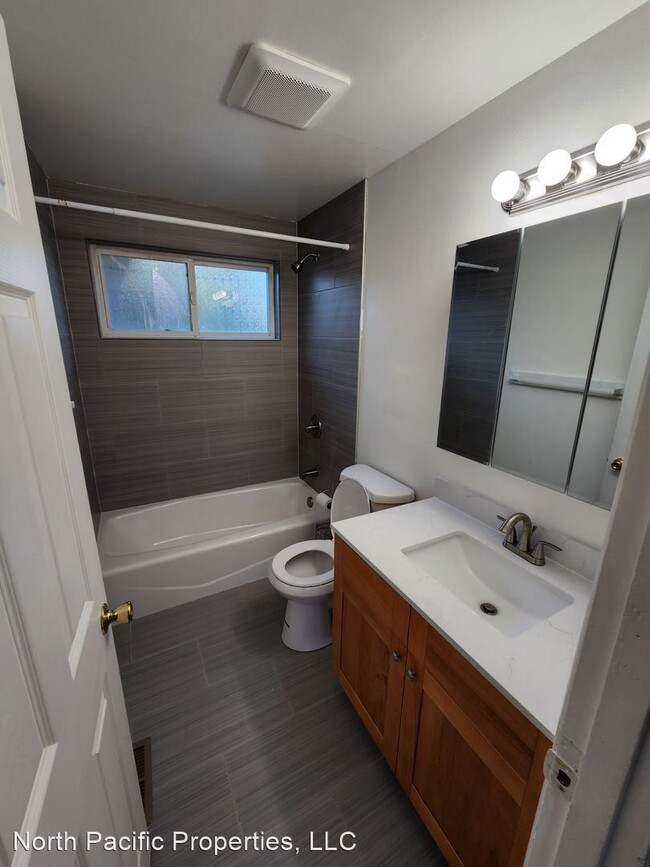 Building Photo - 4 br, 1 bath House - 10811 55th Ave S