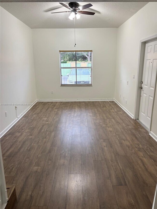 Building Photo - 4938 Leeward Ln