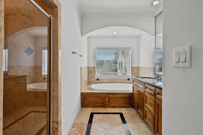 Building Photo - 6118 Tyne St