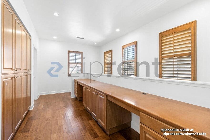 Building Photo - 114 Fairhaven
