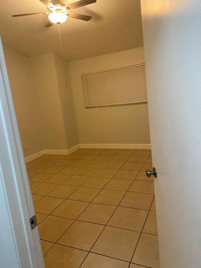 Building Photo - 3441 NW 44th St