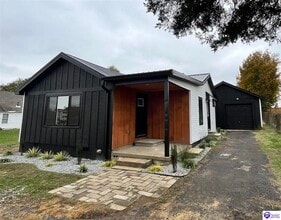 Building Photo - 1003 W Vine St