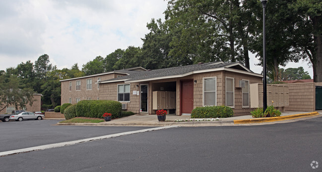 Leasing Office - Woodwinds Apartments