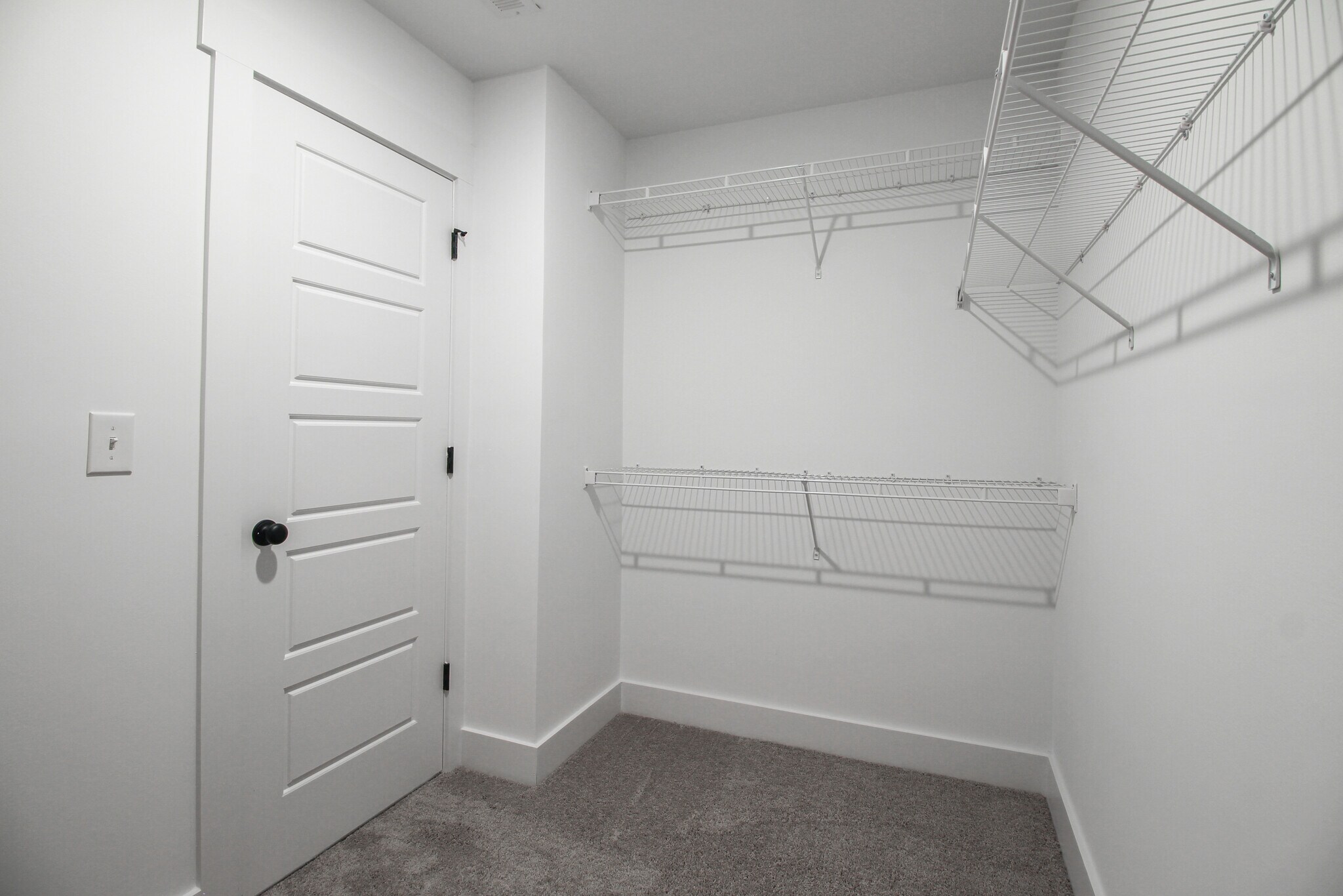 Building Photo - 2036 Warbler Dr