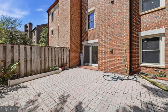 Building Photo - 10153 Turnberry Pl