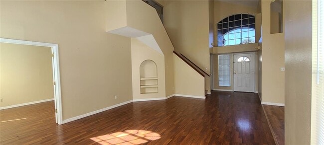 Building Photo - 2411 Berkshire Ct