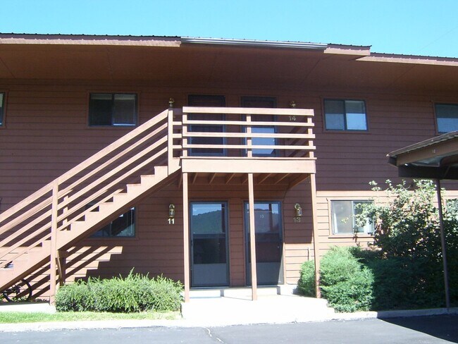 Primary Photo - 2 Bedroom Condo near Oxbow Park