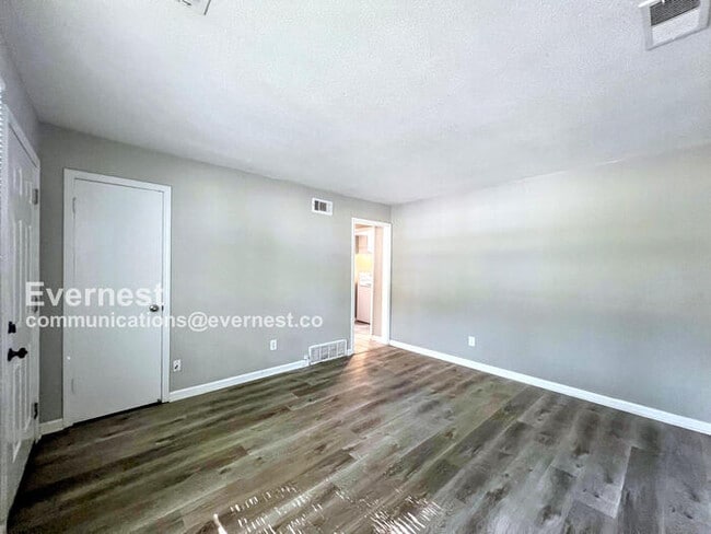 Building Photo - 6335 Southbridge Dr