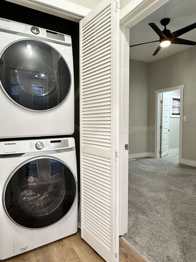 Building Photo - 823 Sahwatch St