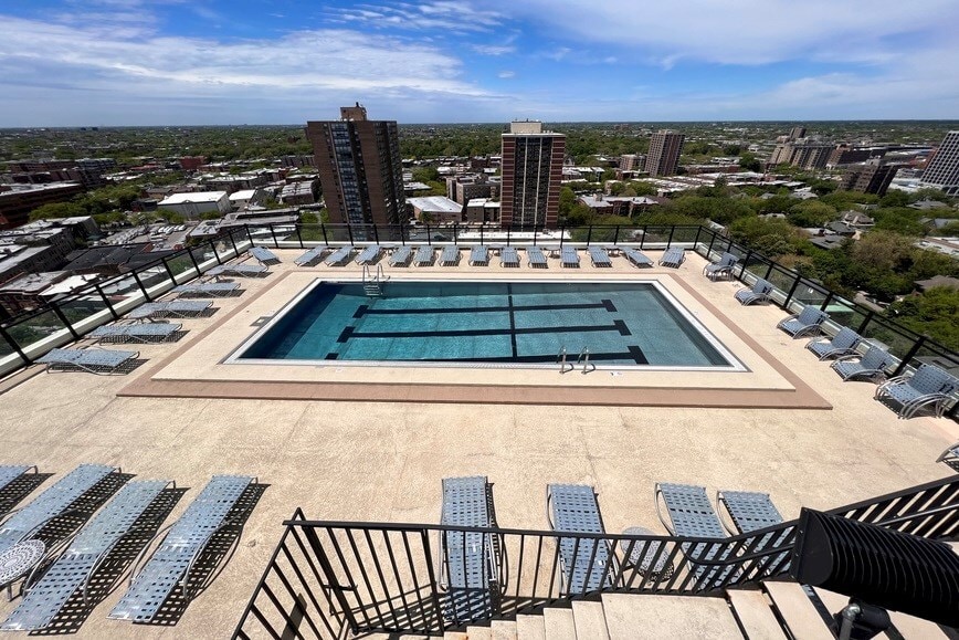 Building Photo - 720 W Gordon Terrace