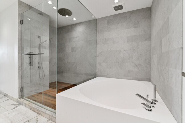 Building Photo - 10203 Collins Ave