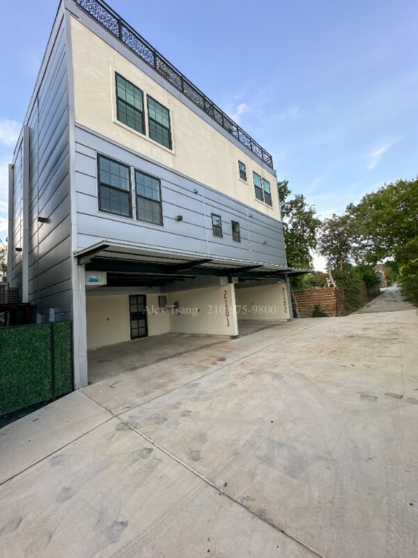 Building Photo - 222 S Olive St