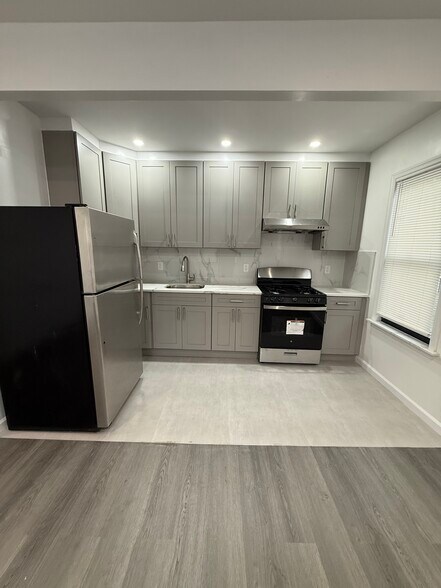 Building Photo - 55 Highlawn Ave