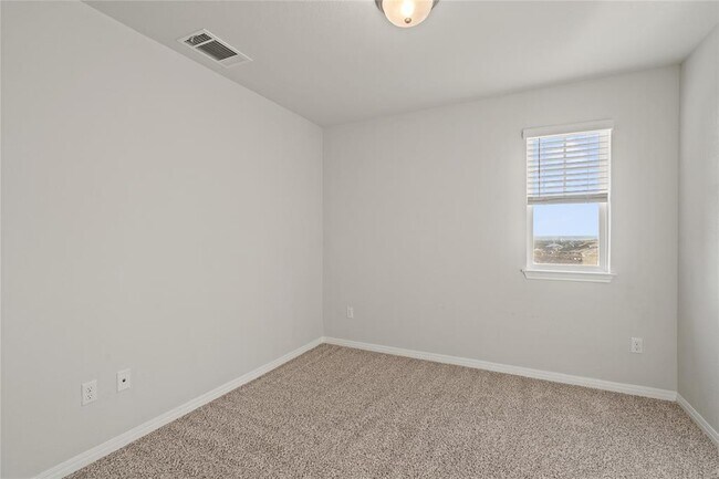 Building Photo - 204 Jordan Vly Dr