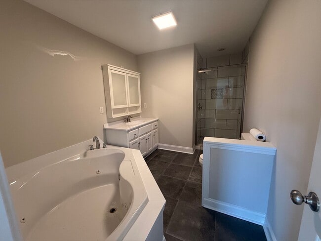 Building Photo - 418 Charles Ward Way