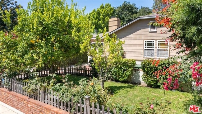 Building Photo - 4385 Camellia Ave
