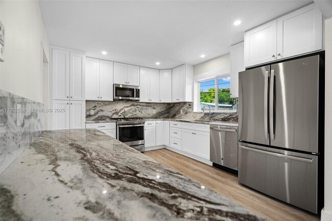 Building Photo - 251 SE 7th St