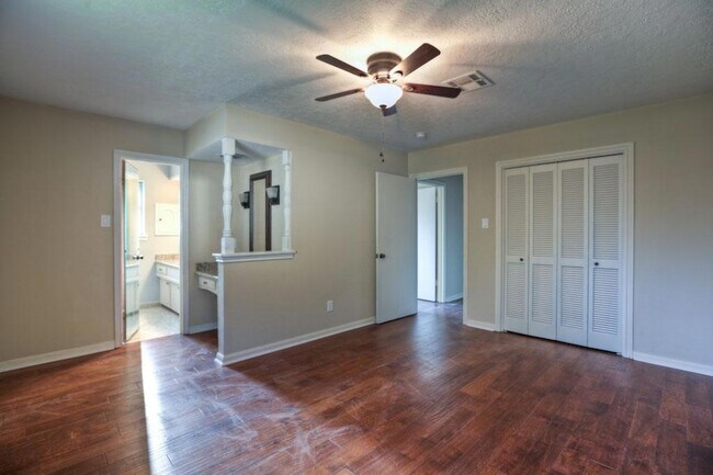 Building Photo - 1138 Cottage Oak Ln