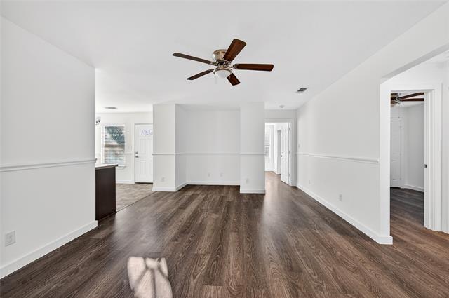 Building Photo - 704 E Sycamore St