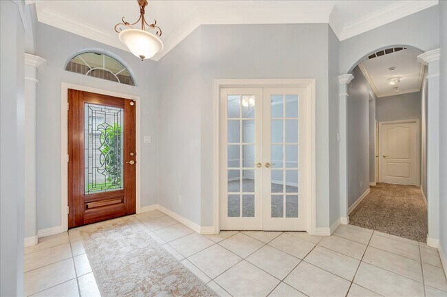 Building Photo - 2421 Baycrest Dr