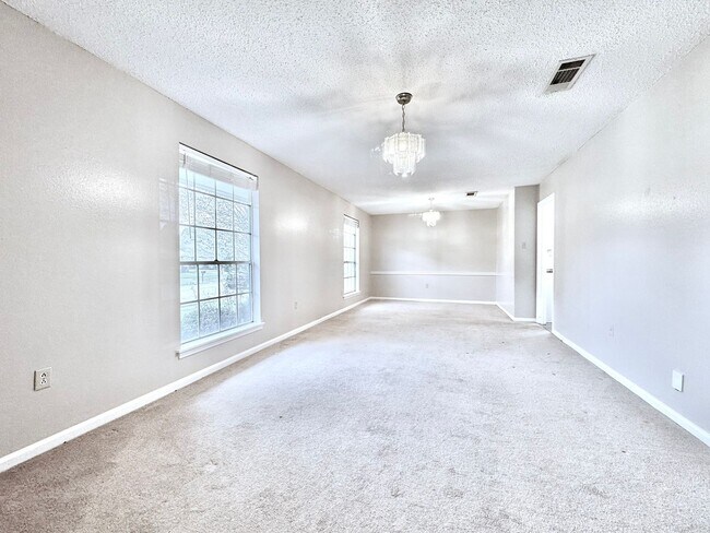 Building Photo - Beautiful Sherwood Oaks 3BR/2BA Home With Patio, Carport & Security Features!