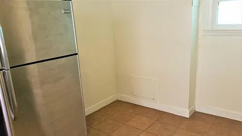 Building Photo - 121 N New Hampshire Ave