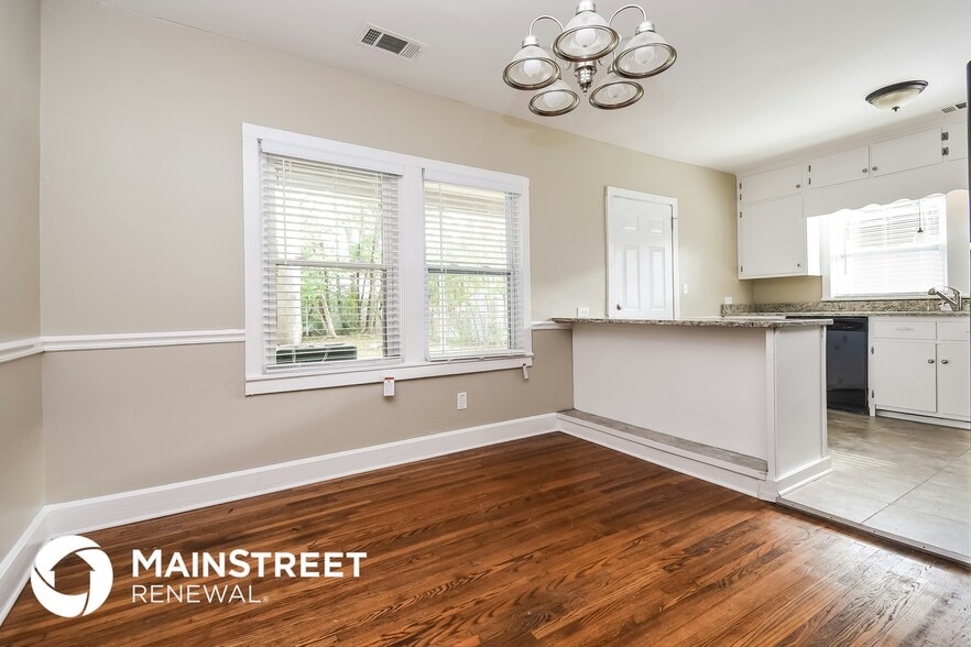 Building Photo - 8404 Thomas Ave