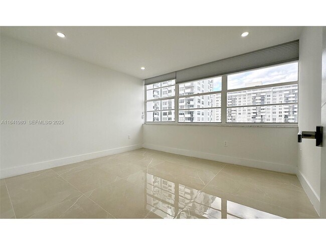 Building Photo - 18071 Biscayne Blvd