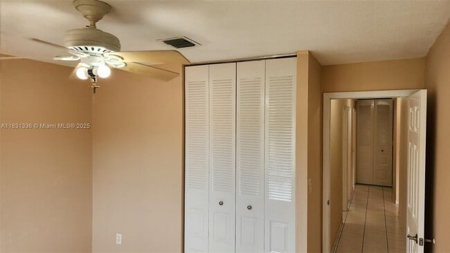 Building Photo - 5460 SW 133rd Ct