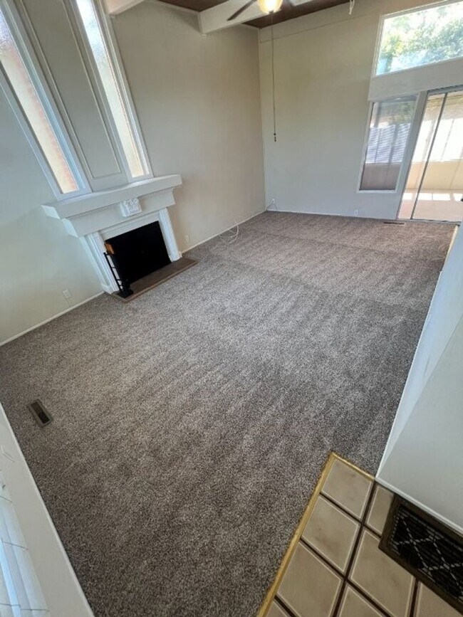 Building Photo - Hardeman