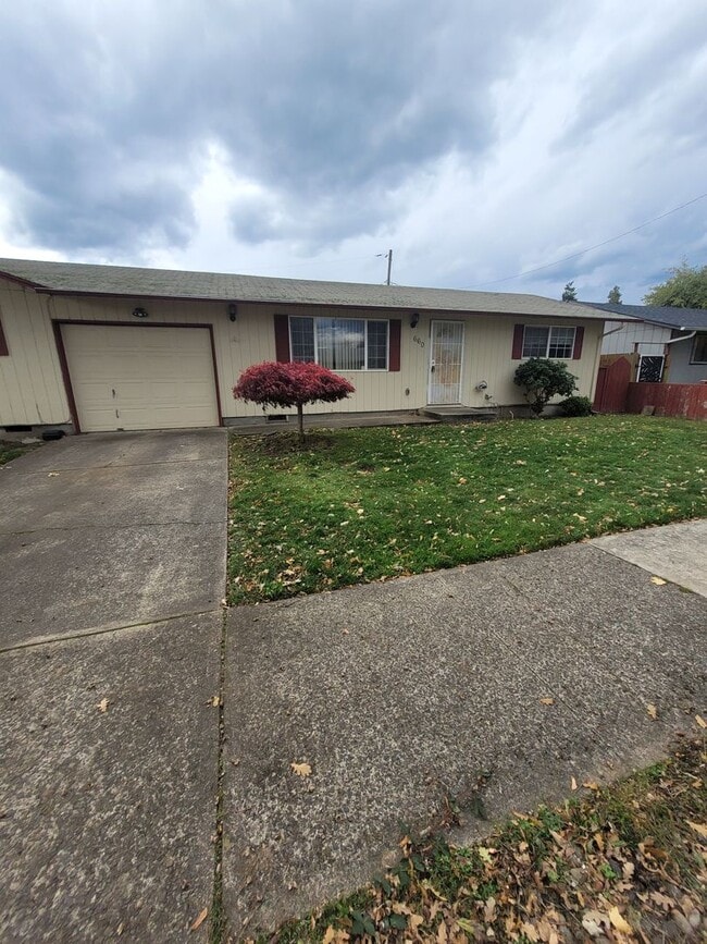 Primary Photo - Updated 2BD/1BA Coming Duplex Available