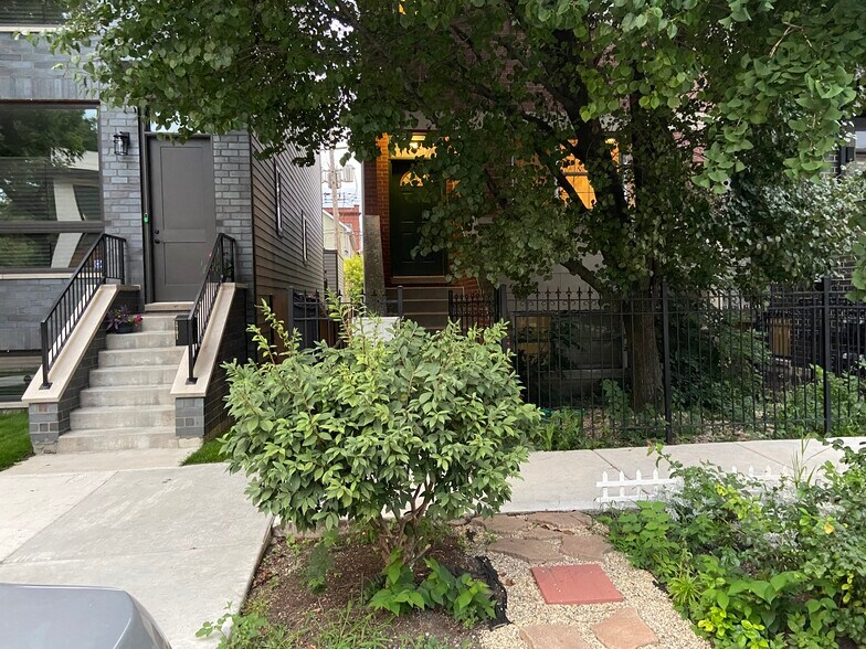 Building Photo - 1703 S Jefferson St