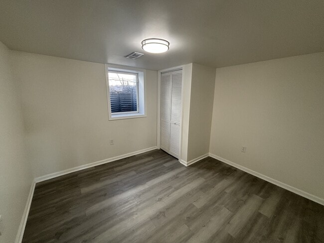 Building Photo - 354 Taney St