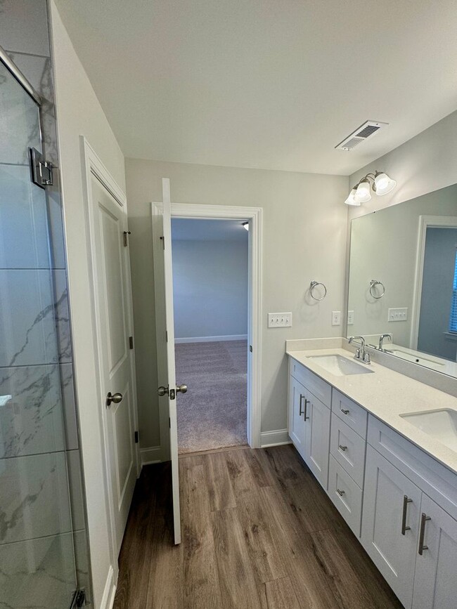 Building Photo - New Construction, 3BR/2.5 Bath Townhouse i...