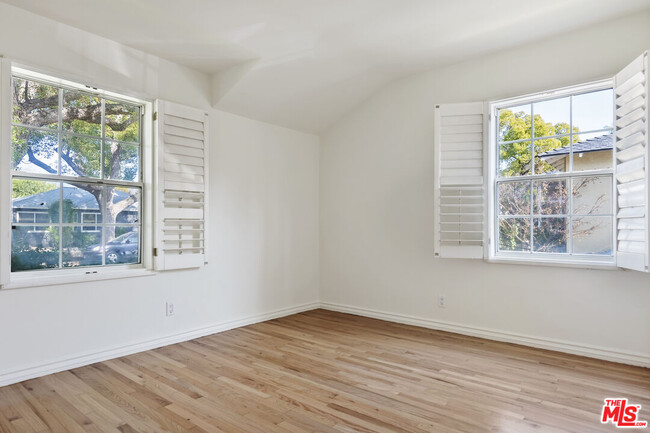 Building Photo - 13958 Peach Grove St