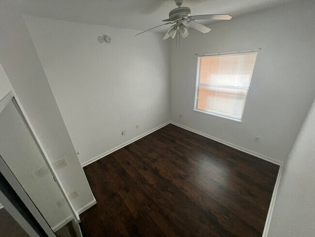 Building Photo - 1610 Presidential Way
