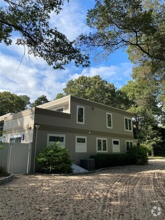 Building Photo - 14 Woodland Ln